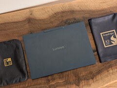 Den senaste 14-tums Yoga 7-laptopen med Snapdragon-processor har en batteritid som är mer än dubbelt så lång som hos motsvarande modell med AMD-processor