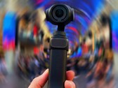 Insta360 Luna Pro kommer att ha en enda kamera (redigerad bild av Insta360 Luna Ultra).