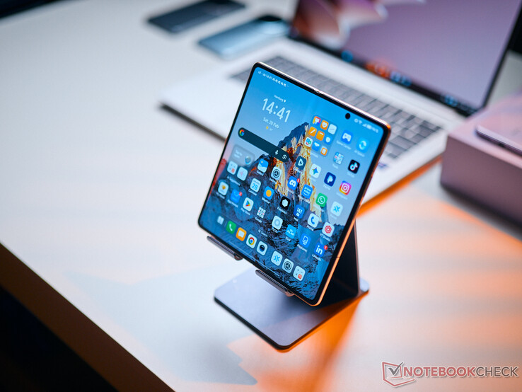 Honor Magic V6 har en 120 Hz AMOLED-skärm