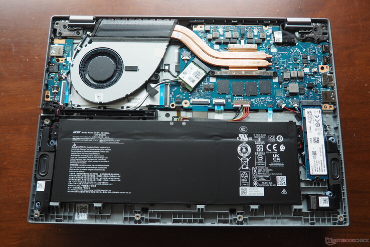 2025 Acer Aspire Spin 14 AI för jämförelse
