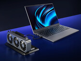 Lecoo Pro 14 Core Edition drivs av Intel Core Ultra 5 135H. På bilden: den bärbara datorn med en eGPU-konfiguration.