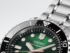 Närbild av Seiko Marinemaster HBF003J1 som visar dess gröna urtavla med sunburst-finish,