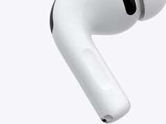 Nästa generation av AirPods Pro-hörlurar sägs få en kameraförbättring jämfört med AirPods Pro 3 som visas här.