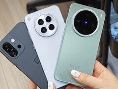 OnePlus 13T bredvid Oppo Find X8s och Vivo X200 Pro mini. (Bildkälla: via OnePlusClub)