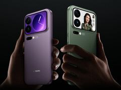Xiaomi 17 Pro och Xiaomi 17 Pro Max avviker från de flesta candybar-smartphones med jämförelsevis stora sekundära skärmar. (Bildkälla: Xiaomi)