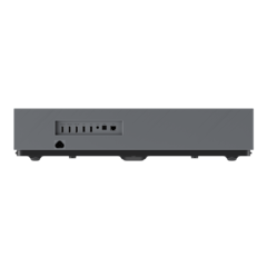 Baksida: 3x HDMI 2.1 (1 med eARC), 2x USB-A 2.0, ljudutgång, S/PDIF, Ethernet
