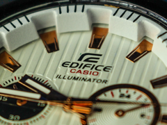 En närbild av Casio Edifice-logotypen