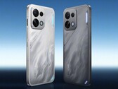 Oppo K15 finns i färgvarianterna Speed White och Gale Grey.
