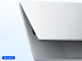 Obook 15 AI har ett startpris på 689,99 dollar. På bilden: En reklambild som visar den bärbara datorns yttre design.