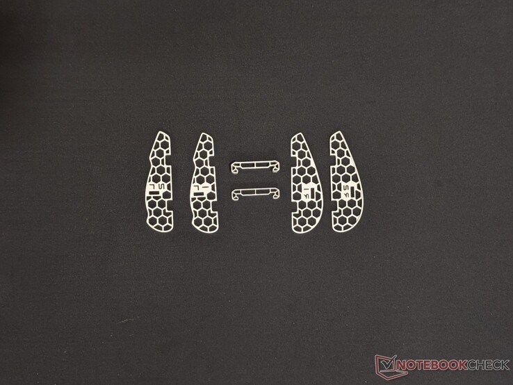 Alla sex distanshållarna ingår i paketet.