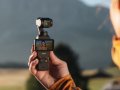 Den kommande DJI Pocket 4 kompakta gimbal-kameran ska vara 35% lättare och betydligt mindre än Pocket 3 på bilden här. (Bildkälla: DJI)