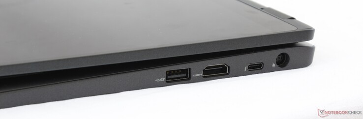 Vänster: USB 3.1 Gen 1 Typ A, HDMI 1.4, Thunderbolt 3 (tillval), AC-adapter