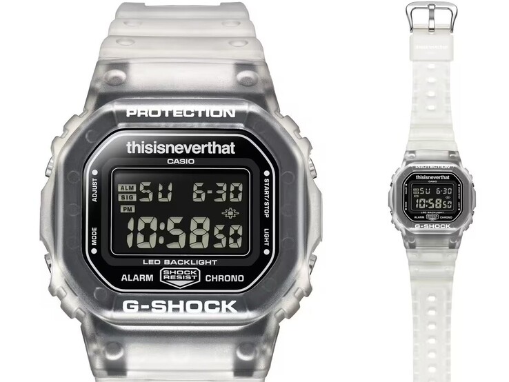 Framifrån sett av Casio G-Shock DW-5600TNT-7 med sin upp-och-nedvända LCD-skärm och genomskinliga ram.