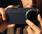 Xiaomi 17 Ultra special Leica Edition kostar från cirka 1 138 USD i Kina. På bilden: zoomringen i aktion. (Bildkälla: Xiaomi)