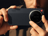 Xiaomi 17 Ultra special Leica Edition kostar från cirka 1 138 USD i Kina. På bilden: zoomringen i aktion. (Bildkälla: Xiaomi)