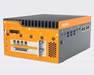 Massor av portar och plats för en professionell GPU i SFF-klass för stationära datorer. (Bildkälla: Onlogic)