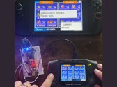 En mikrokontroller som ansluter en GBA till en Nintendo Switch 2, vilket gör det möjligt att överföra Pokémon mellan de två