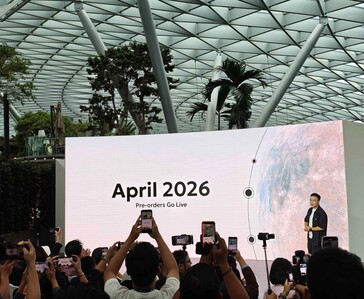 Omoway tillkännager förbeställningar i april 2026 för den självbalanserande elektriska motorcykeln OMO X.