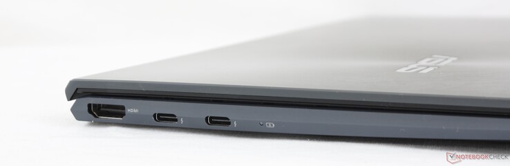Vänster: HDMI, 2x USB-C med Thunderbolt 4