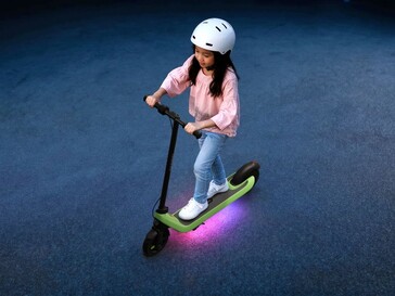 Segway C2 Go har RGB-belysning med 256 färger.