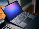 Om spekulationerna stämmer verkar det som om FSR 4 kan fungera på RDNA 3.5 Radeon 8060S i Strix Halo-powered Flow Z13. (Bildkälla: Notebookcheck)