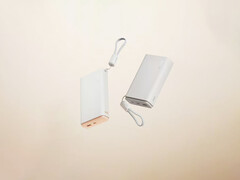 De två nya powerbankerna har en nominell kapacitet på 15 000 mAh respektive 20 000 mAh. På bilden: de två nya modellerna.