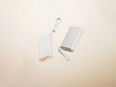 De två nya powerbankerna har en nominell kapacitet på 15 000 mAh respektive 20 000 mAh. På bilden: de två nya modellerna.