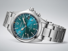 Seiko Prospex Alpinist (modellnummer SPB507, bilden) har en blå urtavla. De två andra modellerna har svart respektive grön urtavla. (Bildkälla: Seiko)
