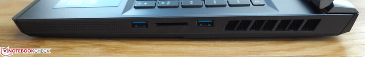 Höger sida: USB-A 3.0, Kortläsare, USB-A 3.0