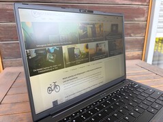 Utomhus (ljus dag, inget direkt solljus)