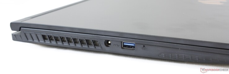 Vänster: AC-adapter, USB 3.2 Typ A