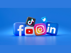 En 3D-renderad bild som består av populära logotyper för sociala medier (bildkälla: Mariia Shalabaieva)