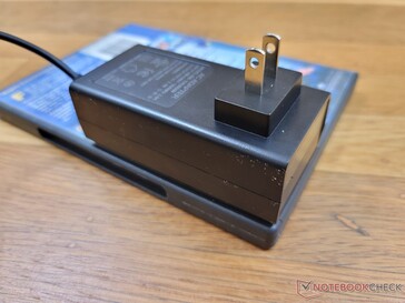 Väggsvärta AC-adapter