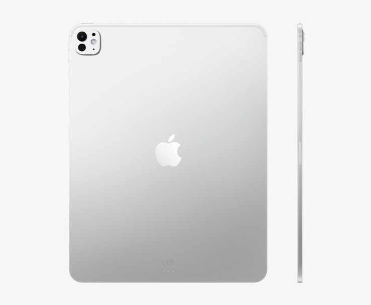 Vy bakifrån och från sidan på Apple iPad Pro M5 i silver, som visar den tunna aluminiumdesignen och den bakre kameran med en enda lins (Bildkälla: Apple)