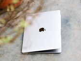 Apple förväntas släppa en billig MacBook med en 12,9-tums skärm snart (Bildkälla: Thai Nguyen)