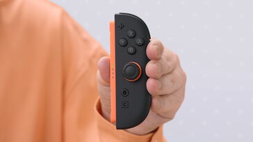 Nintendo Switch 2 Joy-Con hålls i handen (Bildkälla: skärmdump, Nintendo of America YouTube)