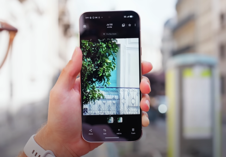 Pixel 10 Pro kan ta anständiga 100x zoom-bilder av byggnader (Bildkälla: MrWhosetheboss)