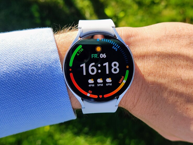Samsung Galaxy Watch6 är också lätt att läsa i solljus.
