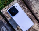 Xiaomi 15 lanserades med ett 5.400 mAh batteri i Kina. (Bildkälla: Vetrax Arrogant TV på Weibo)