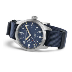 Hamilton Khaki Field Power Reserve 40 mm med blå urtavla