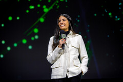 Xbox-vd:n Asha Sharma under en Xbox-presentation.