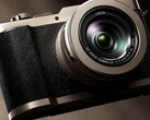 Panasonic Lumix L10 på bilden här kan snart få konkurrens av Canon.