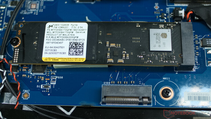 NVMe SSD och ledig (men oanvändbar) M.2-kortplats