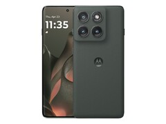 Motorola Edge 2025 (bilden) har en böjd skärm, men dess efterföljare kan komma att byta ut den mot en platt. (Bildkälla: Motorola)