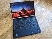 Core i7-1265U vs. Core i5-1250P: Recension av Lenovo ThinkPad X1 Carbon Gen 10 laptop