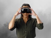 Spelare som bär ett Steam Frame VR-headset