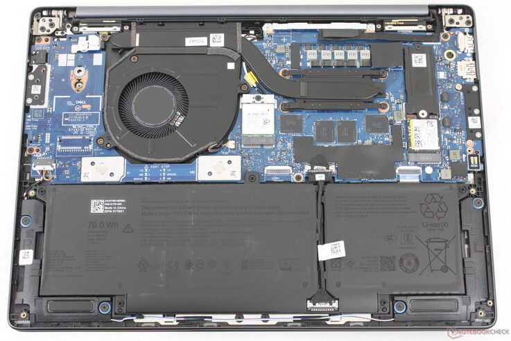 WLAN och M.2 2280 SSD kan uppgraderas, medan RAM-minnet är fastlött. WAN kan också uppgraderas, men endast om funktionen är konfigurerad