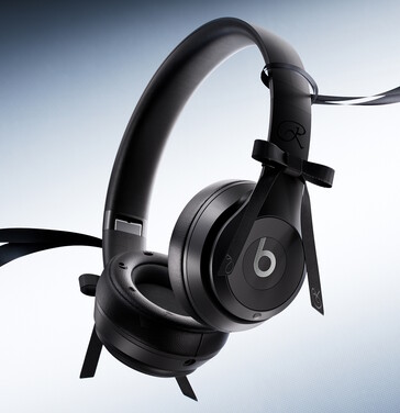 Beats x Jennie hörlurarna har avtagbara rosetter och en utsmyckad öronkudde.