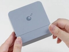 Gulikits nya docka har ett hölje av aluminium.