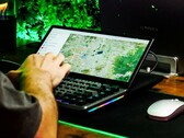 Aura Displays packar in en 13-tums pekskärm i ett mekaniskt tangentbord (Bildkälla: Aura Displays)
